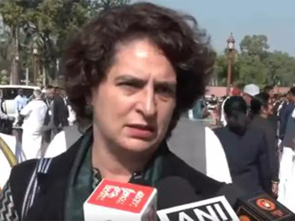 भाजपा अडानी मुद्दे पर चर्चा करने से डरती है: Priyanka Gandhi