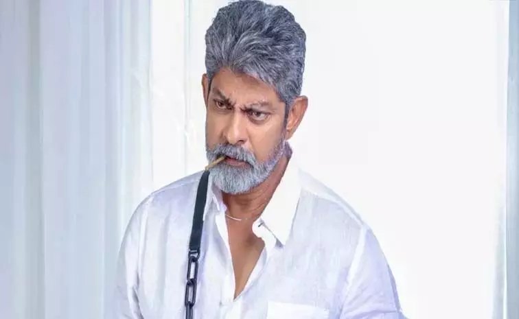 राक्षस की तरह खाना और कुम्भकर्ण की तरह सोना: Jagapathi Babu