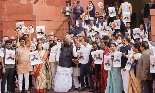 Haryana : सोरोस से संबंधों को लेकर भाजपा द्वारा कांग्रेस पर हमले तेज करने से पर्ल में हंगामा Haryana : सोरोस से संबंधों को लेकर भाजपा द्वारा कांग्रेस पर हमले तेज करने से पर्ल में हंगामा