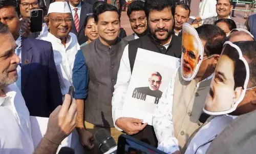 Delhi: केंद्रीय मंत्री प्रधान ने विरोध के बीच राहुल गांधी को कॉमेडी किंग कहा Delhi: केंद्रीय मंत्री प्रधान ने विरोध के बीच राहुल गांधी को कॉमेडी किंग कहा