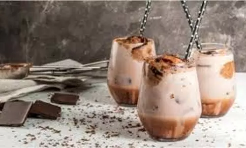 hot chocolate: तैयार करें हॉट चॉकलेट, नोट करें आसान रेसिपी hot chocolate: तैयार करें हॉट चॉकलेट, नोट करें आसान रेसिपी