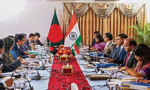 हिंदुओं पर हमले खेदजनक: विदेश सचिव ने ढाका के साथ सकारात्मक संबंधों का आह्वान किया