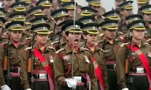 महिला सैन्य अधिकारी को स्थायी कमीशन की अनुमति महिला सैन्य अधिकारी को स्थायी कमीशन की अनुमति