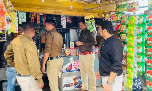 5 पान ठेलों पर चालानी कार्यवाही, पुलिस ने लगाया कोटपा एक्ट
