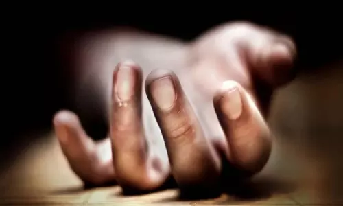 Tamil Nadu: इरोड में एक व्यक्ति ने अपने चार वर्षीय बेटे को आग के हवाले कर दिया, गिरफ्तार Tamil Nadu: इरोड में एक व्यक्ति ने अपने चार वर्षीय बेटे को आग के हवाले कर दिया, गिरफ्तार