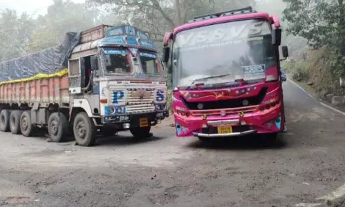 गूगल मैप्स में गड़बड़ी के कारण तीन दिन तक एनएच पर फंसा रहा ट्रक