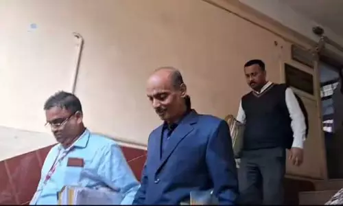 Assam : उच्च स्तरीय टीम ने धुबरी खाद्य एवं नागरिक आपूर्ति विभाग में कथित भ्रष्टाचार की जांच Assam : उच्च स्तरीय टीम ने धुबरी खाद्य एवं नागरिक आपूर्ति विभाग में कथित भ्रष्टाचार की जांच