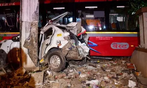 Mumbai bus accident: मृतकों की संख्या सात हुई