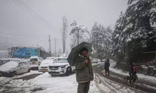 Kashmir में कई स्थानों पर तापमान इस मौसम के सबसे निचले स्तर पर पंहुचा Kashmir में कई स्थानों पर तापमान इस मौसम के सबसे निचले स्तर पर पंहुचा