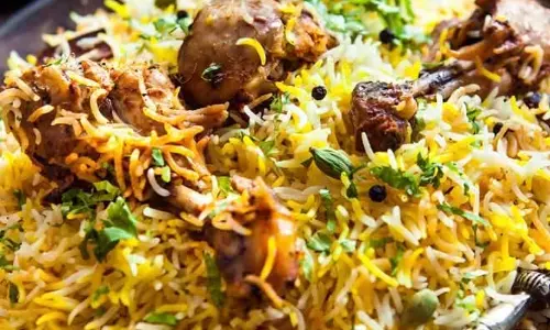 Recipe: आलू सोया चंक्स बिरयानी घर पर बनाएं Recipe: आलू सोया चंक्स बिरयानी घर पर बनाएं
