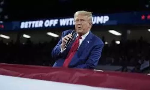 Trump सभी अवैध आप्रवासियों को निर्वासित करने पर जोर दे रहे Trump सभी अवैध आप्रवासियों को निर्वासित करने पर जोर दे रहे