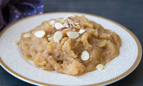 आड़ू बादाम सूजी हलवा रेसिपी आड़ू बादाम सूजी हलवा रेसिपी