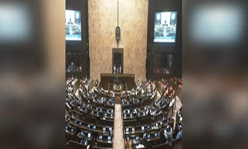 संसद में विरोध बरकरार, सत्ता पक्ष व विपक्ष में तकरार, सदन स्थगित