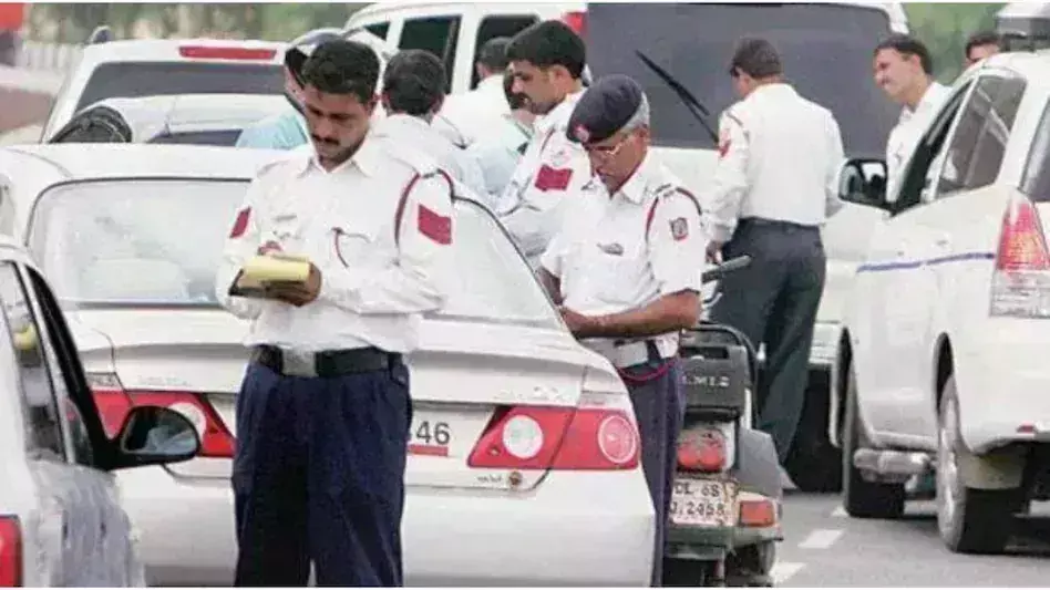 Muzaffarpur: ऑपरेशन नंबर प्लेट के तहत बगैर नंबर प्लेट के 31 वाहन जब्त Muzaffarpur: ऑपरेशन नंबर प्लेट के तहत बगैर नंबर प्लेट के 31 वाहन जब्त