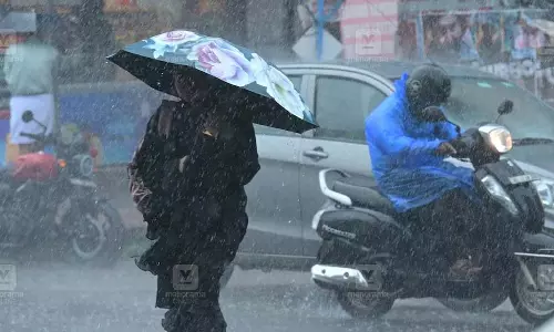 गुरुवार से भारी बारिश के आसार, Kerala में येलो अलर्ट, समुद्र में मत जाओ