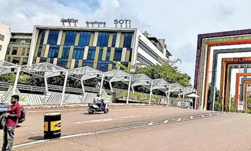 स्मार्ट सिटी: 100 एकड़ जमीन लौटाई जायेगी, KSEB दी गई जमीन वापस लेगा स्मार्ट सिटी: 100 एकड़ जमीन लौटाई जायेगी, KSEB दी गई जमीन वापस लेगा