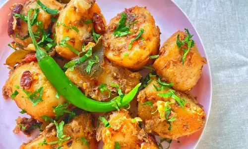 खट्टे आलू की रेसिपी ट्राई करे