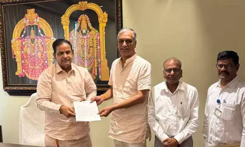 हरीश ने TTD चेयरमैन से सिद्दीपेट में वेंकटेश्वर स्वामी मंदिर के निर्माण में तेजी लाने को कहा हरीश ने TTD चेयरमैन से सिद्दीपेट में वेंकटेश्वर स्वामी मंदिर के निर्माण में तेजी लाने को कहा