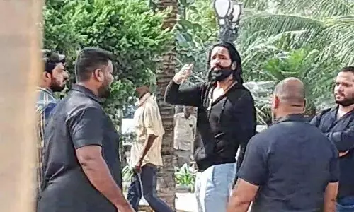 मांचू परिवार विवाद: मोहन बाबू के फार्महाउस पर तनाव
