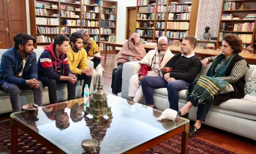 BIG BREAKING: संभल हिंसा पीड़ित परिवार से मिले राहुल-प्रियंका गांधी BIG BREAKING: संभल हिंसा पीड़ित परिवार से मिले राहुल-प्रियंका गांधी