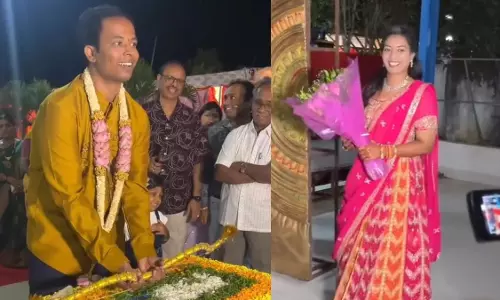 Video viral: शादी में जोड़े ने दिखाई स्वयंवर की छवि, वीडियो वायरल होने पर लोगों ने की खिंचाई Video viral: शादी में जोड़े ने दिखाई स्वयंवर की छवि, वीडियो वायरल होने पर लोगों ने की खिंचाई