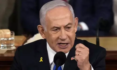 Netanyahu ने अपने मुकदमे में खड़े होते हुए बेतुके भ्रष्टाचार के आरोपों को चुनौती देने की कसम खाई Netanyahu ने अपने मुकदमे में खड़े होते हुए बेतुके भ्रष्टाचार के आरोपों को चुनौती देने की कसम खाई