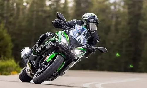 Kawasaki Ninja 1100एसएक्स इसी महीने लॉन्च होने की उम्मीद
