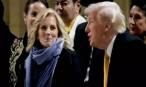 Trump ने अपना नया परफ्यूम लॉन्च किया, जिल बिडेन की तस्वीर वाला कोलोंग्स Trump ने अपना नया परफ्यूम लॉन्च किया, जिल बिडेन की तस्वीर वाला कोलोंग्स