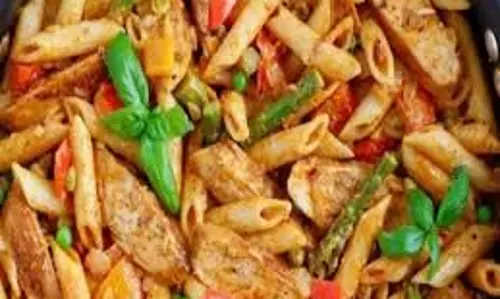 Breakfast: नास्ते में बनाना है कुछ हेल्थी तो ऐसे बनायें चिकन पास्ता Breakfast: नास्ते में बनाना है कुछ हेल्थी तो ऐसे बनायें चिकन पास्ता
