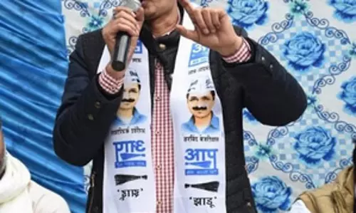 सीलमपुर के आप विधायक अब्दुल रहमान ने पार्टी छोड़ी, मुसलमानों की अनदेखी का लगाया आरोप सीलमपुर के आप विधायक अब्दुल रहमान ने पार्टी छोड़ी, मुसलमानों की अनदेखी का लगाया आरोप