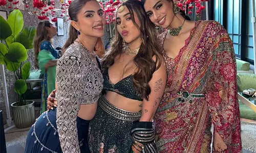 Khushi Kapoor ने अनुराग कश्यप की बेटी आलिया की मेहंदी डे की तस्वीरें शेयर कीं