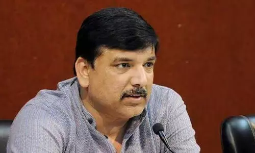 AAP, ग्रेटर पुरम में हटाने को लेकर बीजेपी में विवाद
