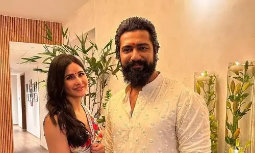 Vicky and Katrina के जुहू स्थित आलीशान घर की नई तस्वीरें देखिए Vicky and Katrina के जुहू स्थित आलीशान घर की नई तस्वीरें देखिए