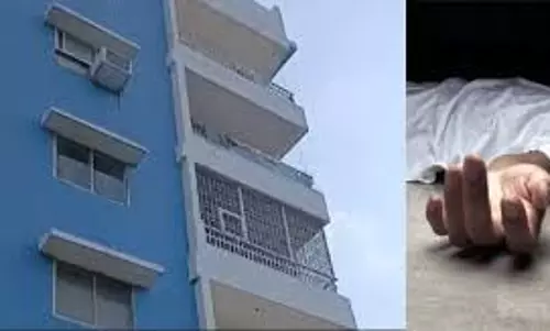Bhopal: तीन मंजिला फ्लैट की बालकनी से गिरकर महिला की मौत