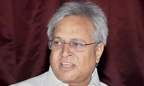 AP: उंदावल्ली ने उपमुख्यमंत्री पवन कल्याण से विभाजन मुद्दे को सुलझाने का आग्रह किया AP: उंदावल्ली ने उपमुख्यमंत्री पवन कल्याण से विभाजन मुद्दे को सुलझाने का आग्रह किया