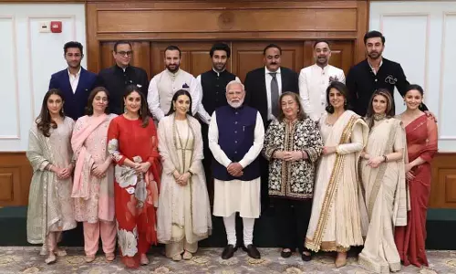 कपूर परिवार का आमंत्रण पीएम मोदी ने किया स्वीकार कपूर परिवार का आमंत्रण पीएम मोदी ने किया स्वीकार