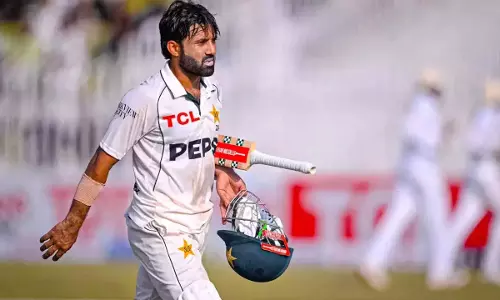 मोहम्मद रिजवान ने इंग्लैंड के बल्लेबाज को एक ओवर में आउट कर दिया मोहम्मद रिजवान ने इंग्लैंड के बल्लेबाज को एक ओवर में आउट कर दिया