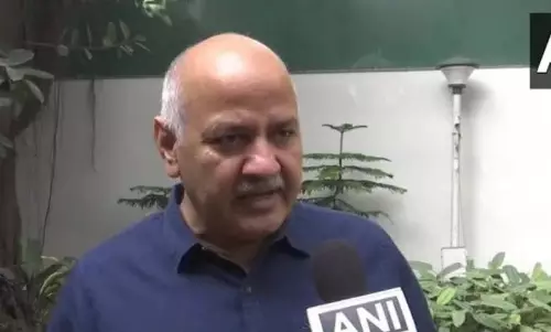 जमानत शर्त में ढील देने की सिसोदिया की याचिका पर आज सुनवाई करेगा सुप्रीम कोर्ट जमानत शर्त में ढील देने की सिसोदिया की याचिका पर आज सुनवाई करेगा सुप्रीम कोर्ट