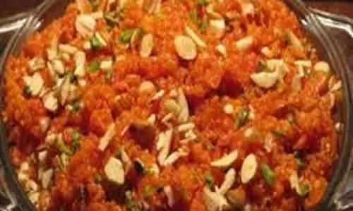 Gajar ka Halwa Recipe : घर में इस आसान तरीके से बनाएं स्वादिष्ट गाजर का हलवा Gajar ka Halwa Recipe : घर में इस आसान तरीके से बनाएं स्वादिष्ट गाजर का हलवा