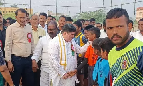 Telangana: पोन्नम ने सीएम कप टूर्नामेंट का शुभारंभ किया Telangana: पोन्नम ने सीएम कप टूर्नामेंट का शुभारंभ किया