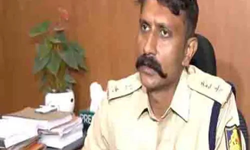 Bengaluru पुलिस ने कहा, उसने आत्महत्या कर ली, क्योंकि उसकी पत्नी और उसका परिवार उसे परेशान कर रहा था Bengaluru पुलिस ने कहा, उसने आत्महत्या कर ली, क्योंकि उसकी पत्नी और उसका परिवार उसे परेशान कर रहा था
