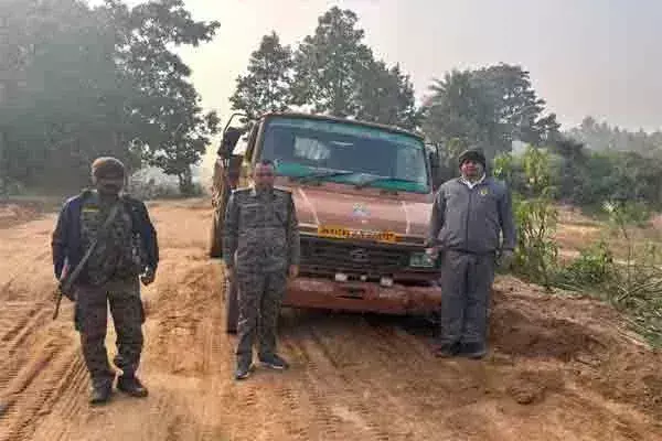 Ranchi जिला प्रशासन, पांच थाना क्षेत्रों से अवैध बालू लदे 15 वाहन जब्त Ranchi जिला प्रशासन, पांच थाना क्षेत्रों से अवैध बालू लदे 15 वाहन जब्त