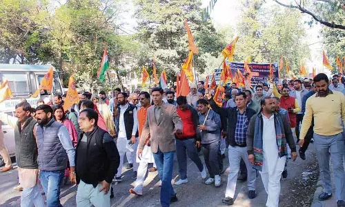 Kurukshetra के निवासियों ने बांग्लादेशी अत्याचारों का विरोध किया Kurukshetra के निवासियों ने बांग्लादेशी अत्याचारों का विरोध किया