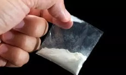 Baramulla: पुलिस ने प्रतिबंधित चरस के साथ तीन ड्रग तस्कर को दबोचा