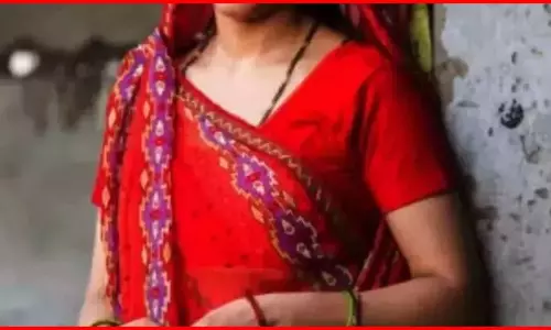 छत पर कपड़े सुखाने गई थी महिला, खराब हुई देवर की नीयत छत पर कपड़े सुखाने गई थी महिला, खराब हुई देवर की नीयत