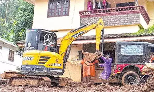भूस्खलन के बाद Wayanad में आवास के लिए जमीन खरीदने की पेशकश की मुख्यमंत्री ने भूस्खलन के बाद Wayanad में आवास के लिए जमीन खरीदने की पेशकश की मुख्यमंत्री ने