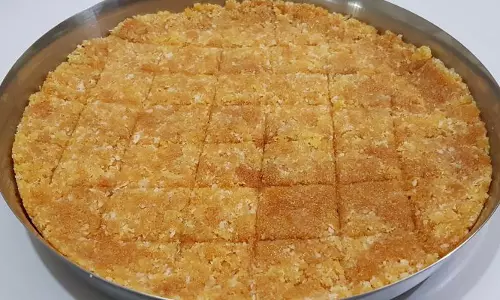 नारियल चिक्की रेसिपी