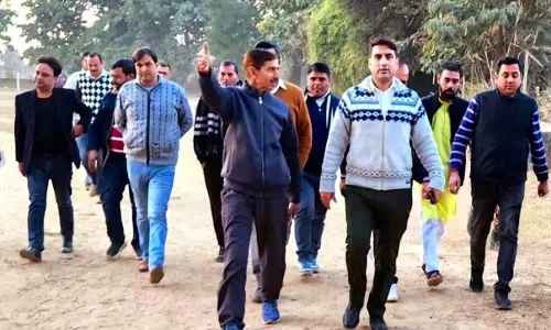 सचिव RDD ने बिश्नाह, अरनिया में औचक निरीक्षण किया