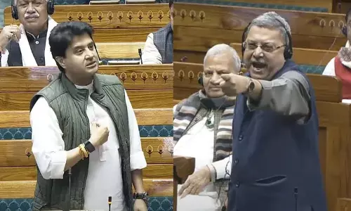सुना दिया: आगबबूला हो गए केंद्रीय मंत्री ज्योतिरादित्य सिंधिया, देखें लोकसभा में क्या हुआ सुना दिया: आगबबूला हो गए केंद्रीय मंत्री ज्योतिरादित्य सिंधिया, देखें लोकसभा में क्या हुआ