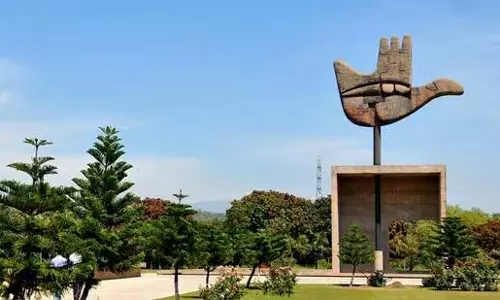 Chandigarh : नगर निगम ने 60 वर्ष या उससे अधिक आयु के आउटसोर्स कर्मचारियों को बर्खास्त किया